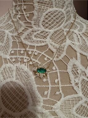 Kendra Scott Gold Sunburst Necklace with Emerald Center